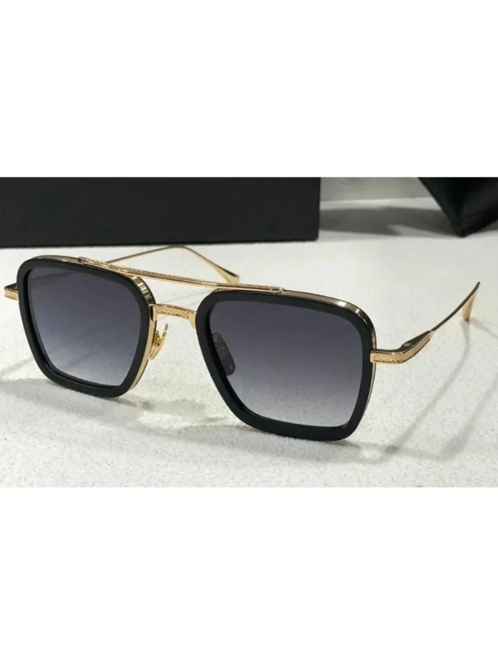 Square Aviator Unisex Sunglasses With Gold Frame And Gradient Black/Grey Lenses